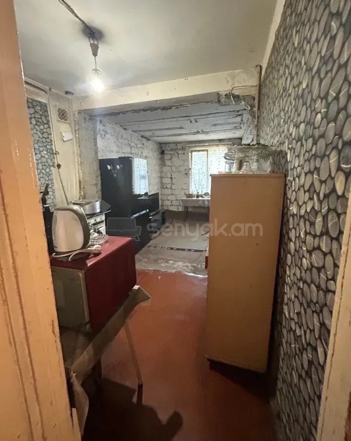2 Սենյականոց Բնակարան Քարե Շենքում, 53քմ, 1/5 հարկ, Պետական Վիճակում