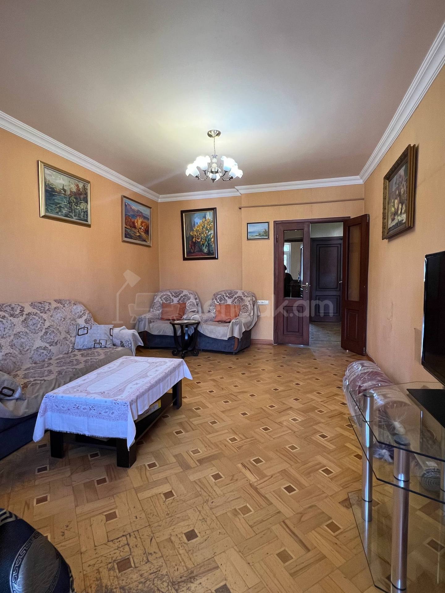 4 Սենյականոց Բնակարան Քարե Շենքում, 95քմ, 4/5 հարկ, Նորմալ Վիճակում