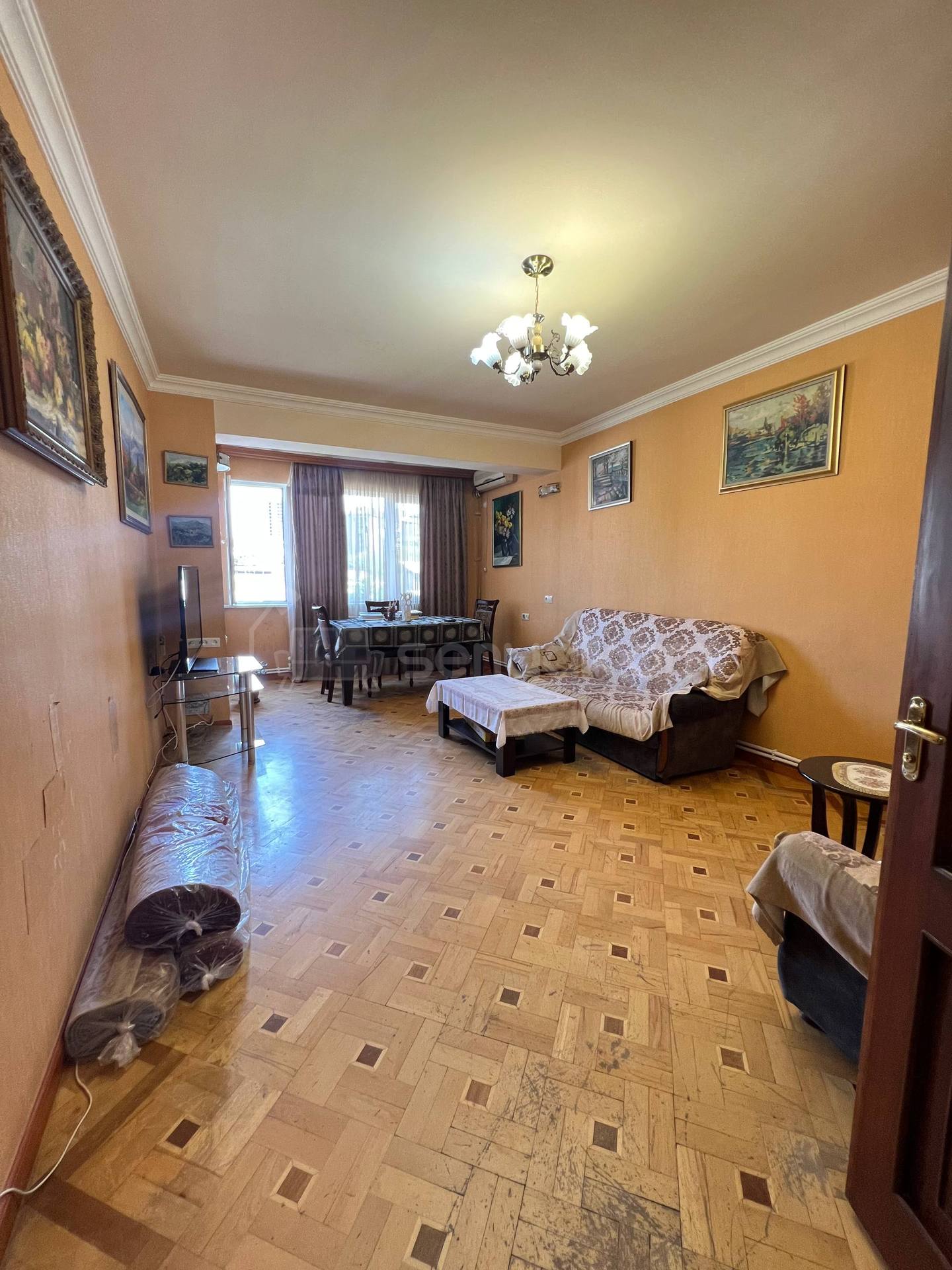 4 Սենյականոց Բնակարան Քարե Շենքում, 95քմ, 4/5 հարկ, Նորմալ Վիճակում