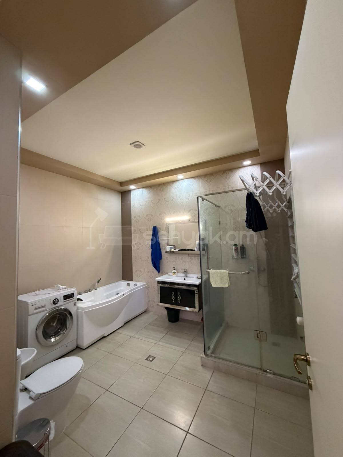 3 Սենյականոց Բնակարան Նորակառույցում, 80քմ, 1/5 հարկ, Դիզայներական Վերանորոգված, Կահավորված
