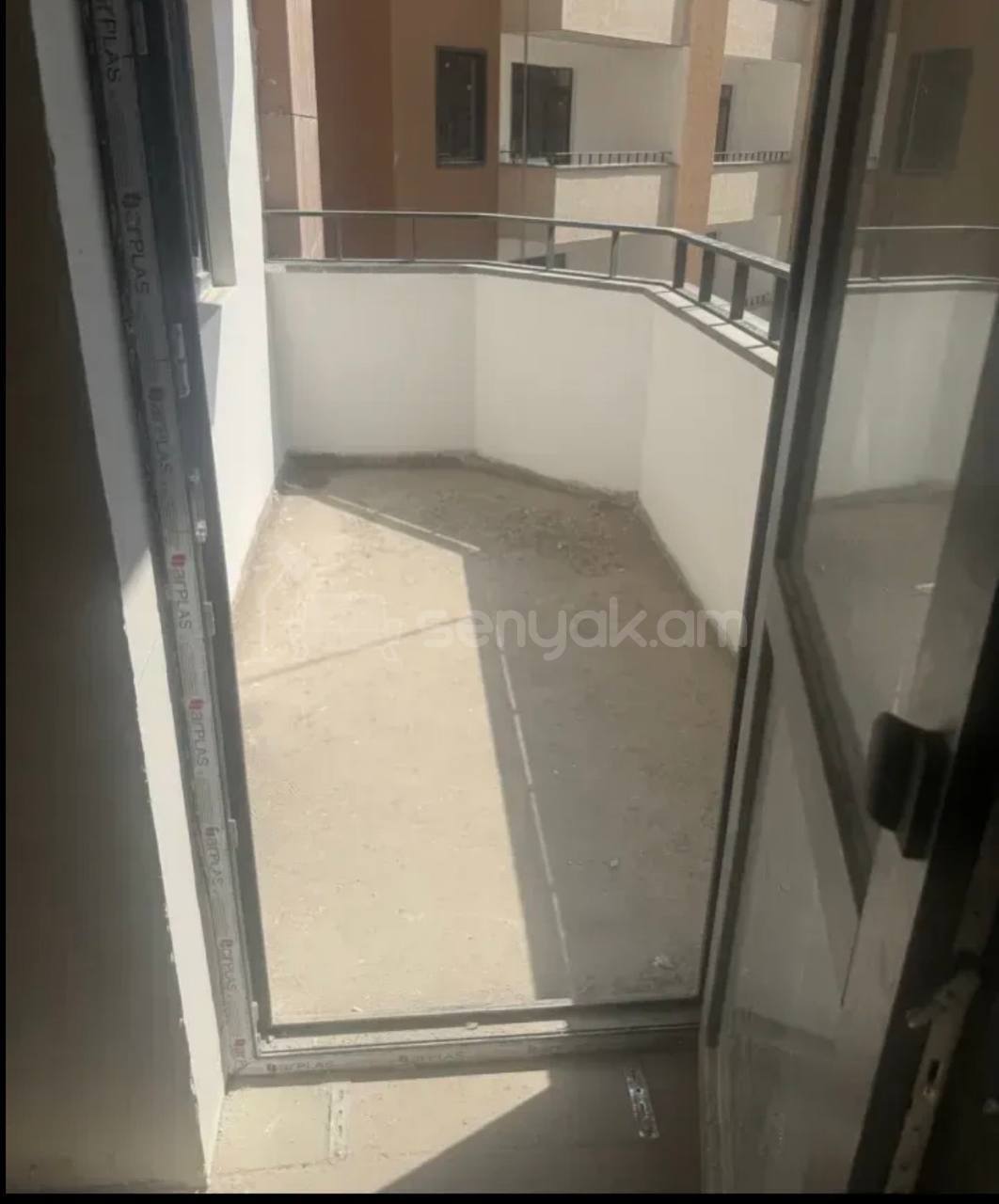 2 Սենյականոց Բնակարան Նորակառույցում, 64քմ, 3/13 հարկ, Զրոյական Վիճակում