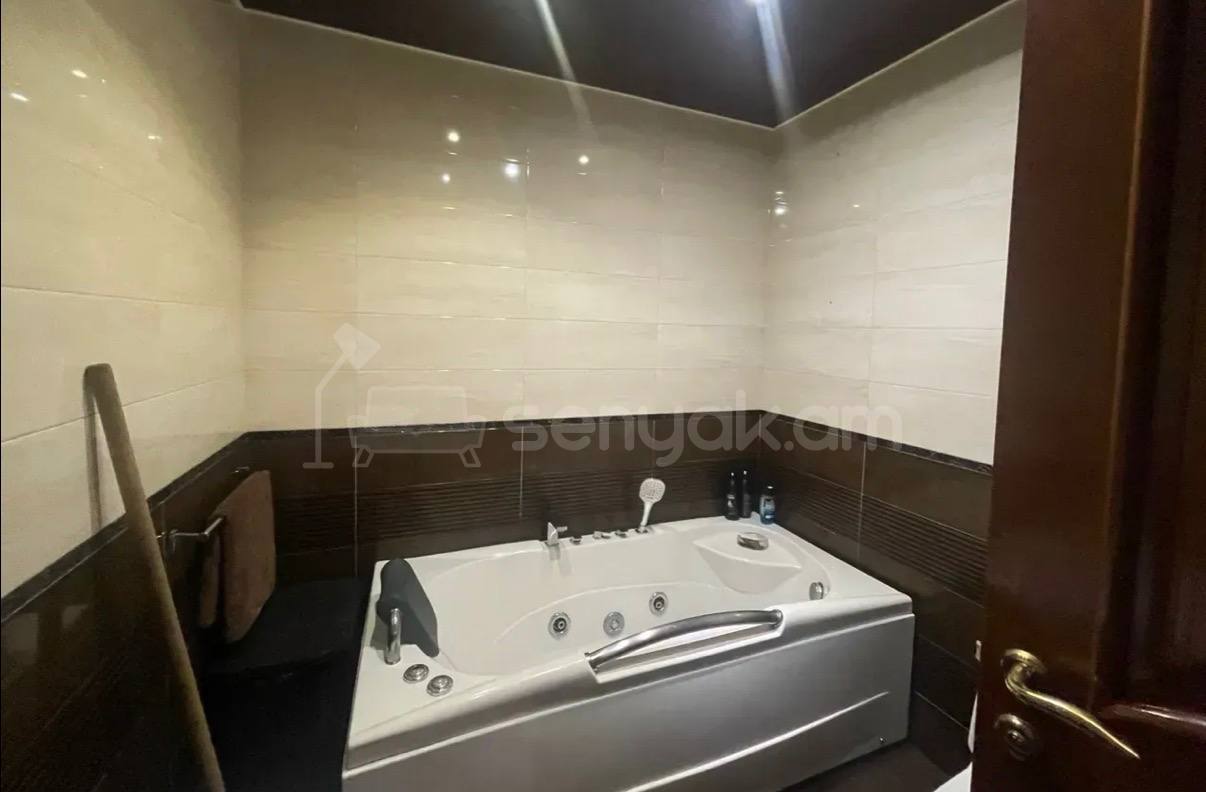 4 Սենյականոց Բնակարան, 100քմ, 3/13 հարկ, Կապիտալ Վերանորոգված