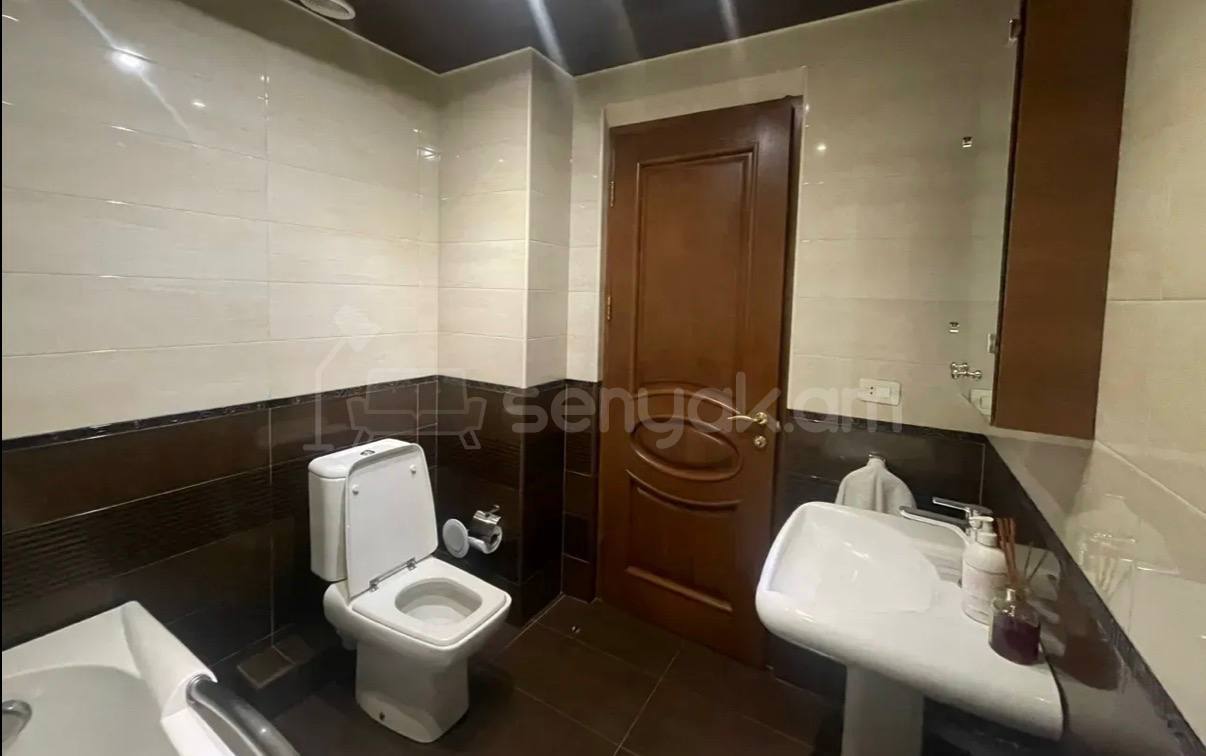 4 Սենյականոց Բնակարան, 100քմ, 3/13 հարկ, Կապիտալ Վերանորոգված