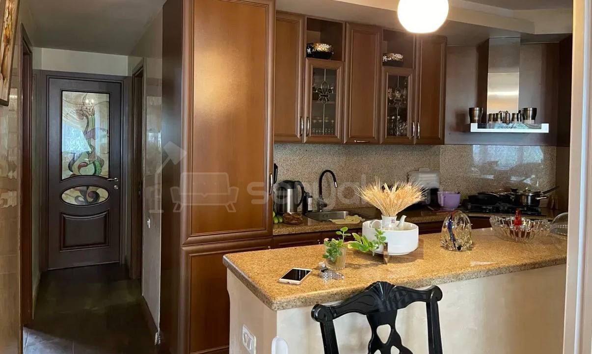 4 Սենյականոց Բնակարան, 100քմ, 3/13 հարկ, Կապիտալ Վերանորոգված