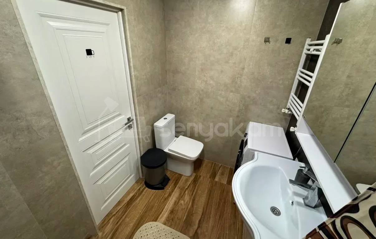 2 Սենյականոց Բնակարան Քարե Շենքում, 60քմ, 4/5 հարկ, Կապիտալ Վերանորոգված, Կահավորված