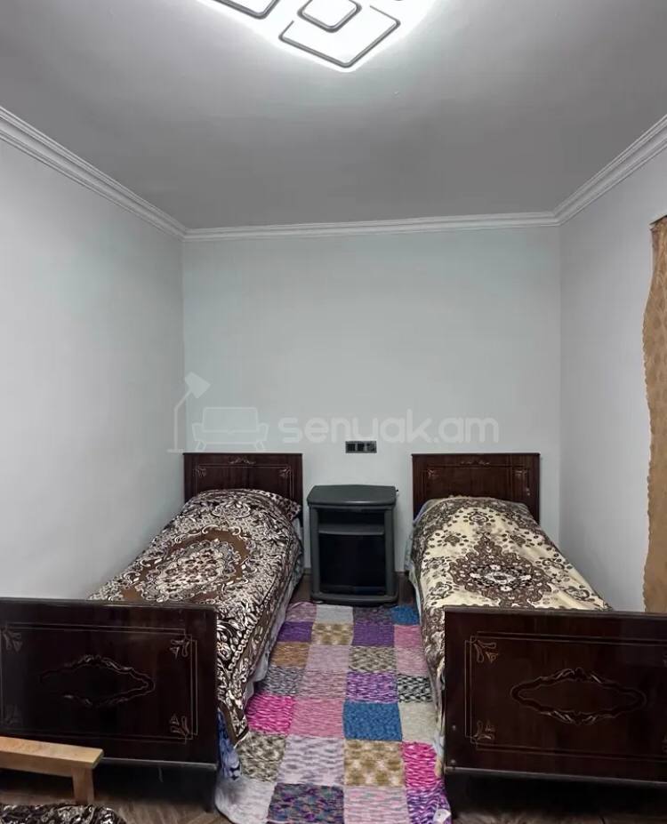 1 Սենյականոց Բնակարան Քարե Շենքում, 30քմ, 2/5 հարկ, Կոսմետիկ Վերանորոգված, Կահավորված, Արևկող