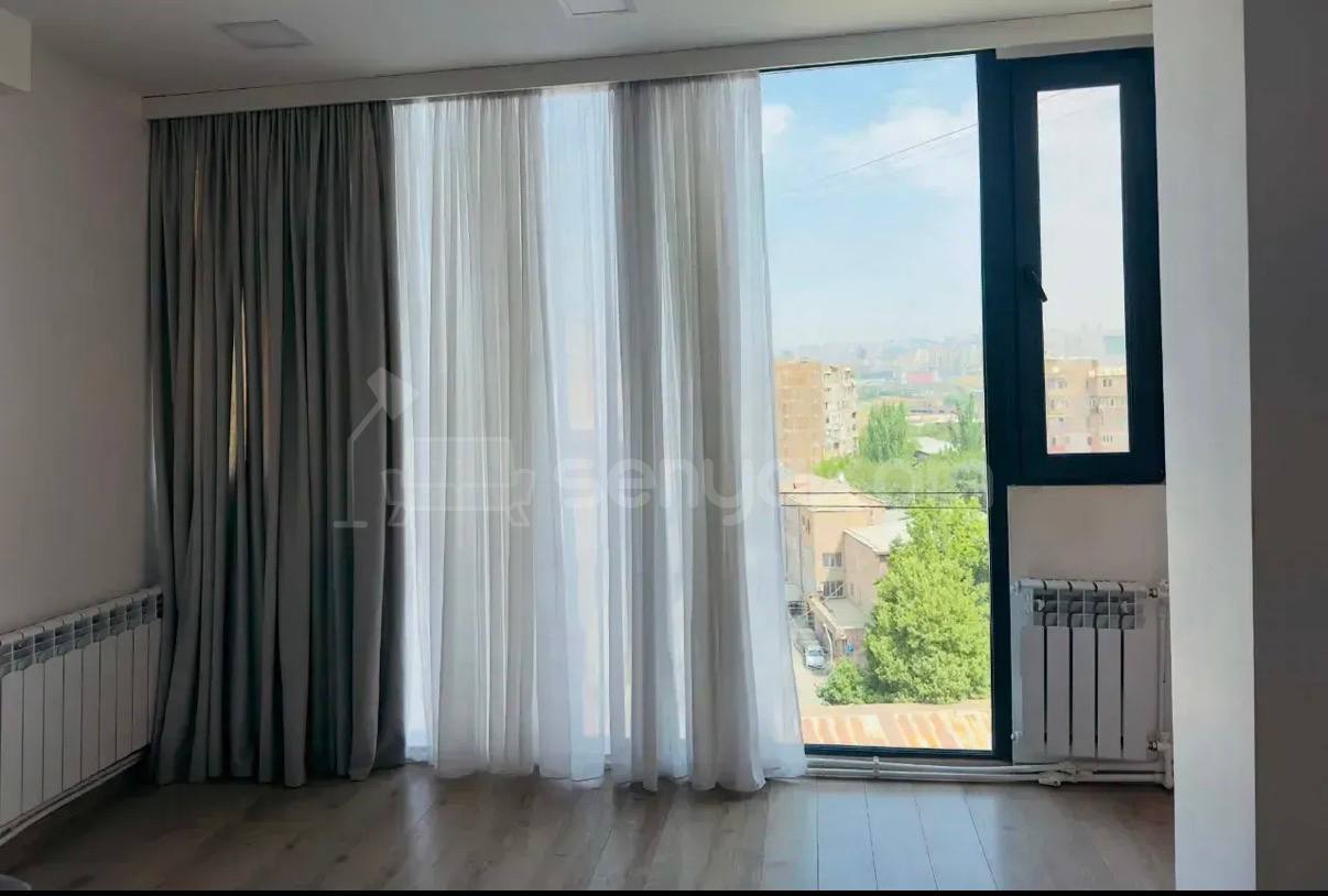 3 Սենյականոց Բնակարան, 43քմ, 10/10 հարկ, Կապիտալ Վերանորոգված