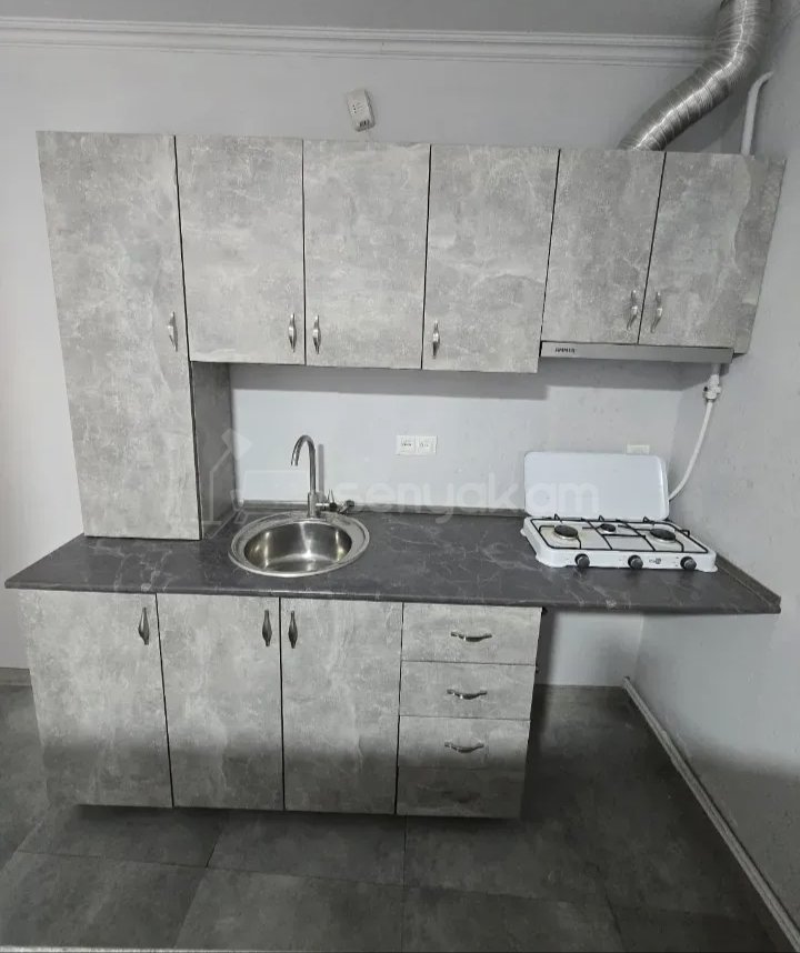 2 Սենյականոց Բնակարան Քարե Շենքում, 40քմ, 1/1 հարկ, Նորմալ Վիճակում