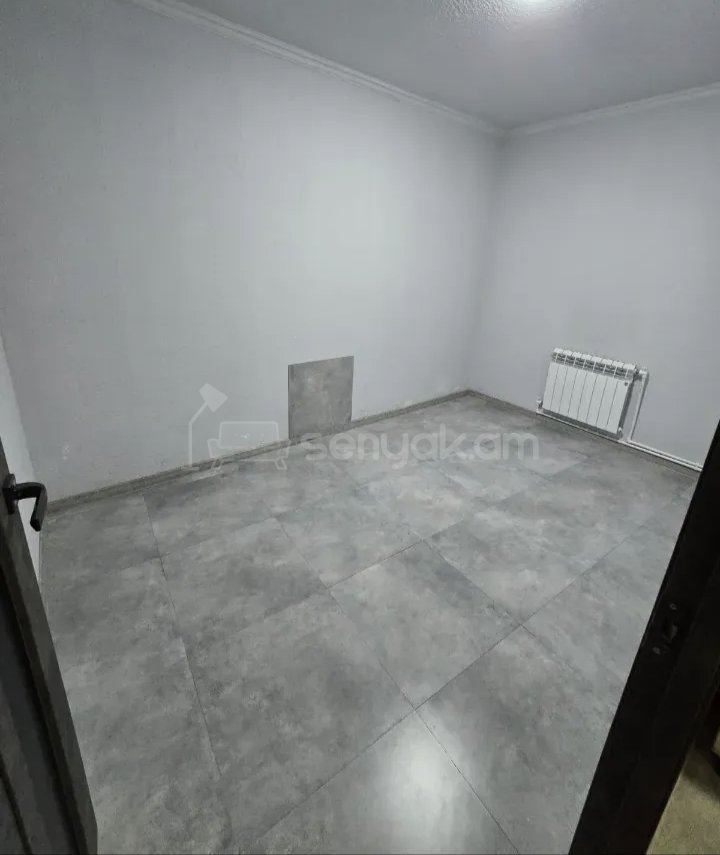 2 Սենյականոց Բնակարան Քարե Շենքում, 40քմ, 1/1 հարկ, Նորմալ Վիճակում