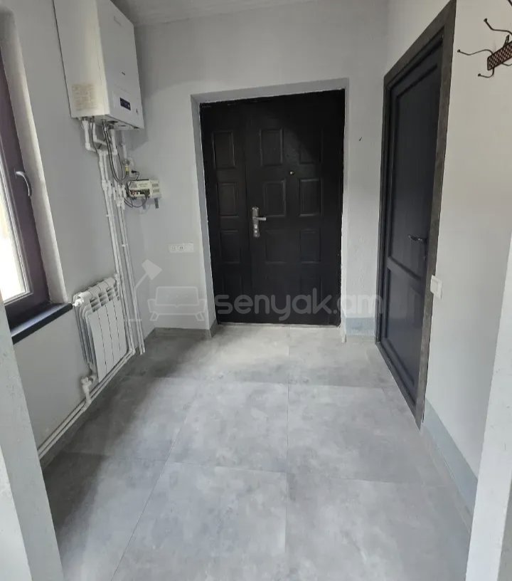 2 Սենյականոց Բնակարան Քարե Շենքում, 40քմ, 1/1 հարկ, Նորմալ Վիճակում