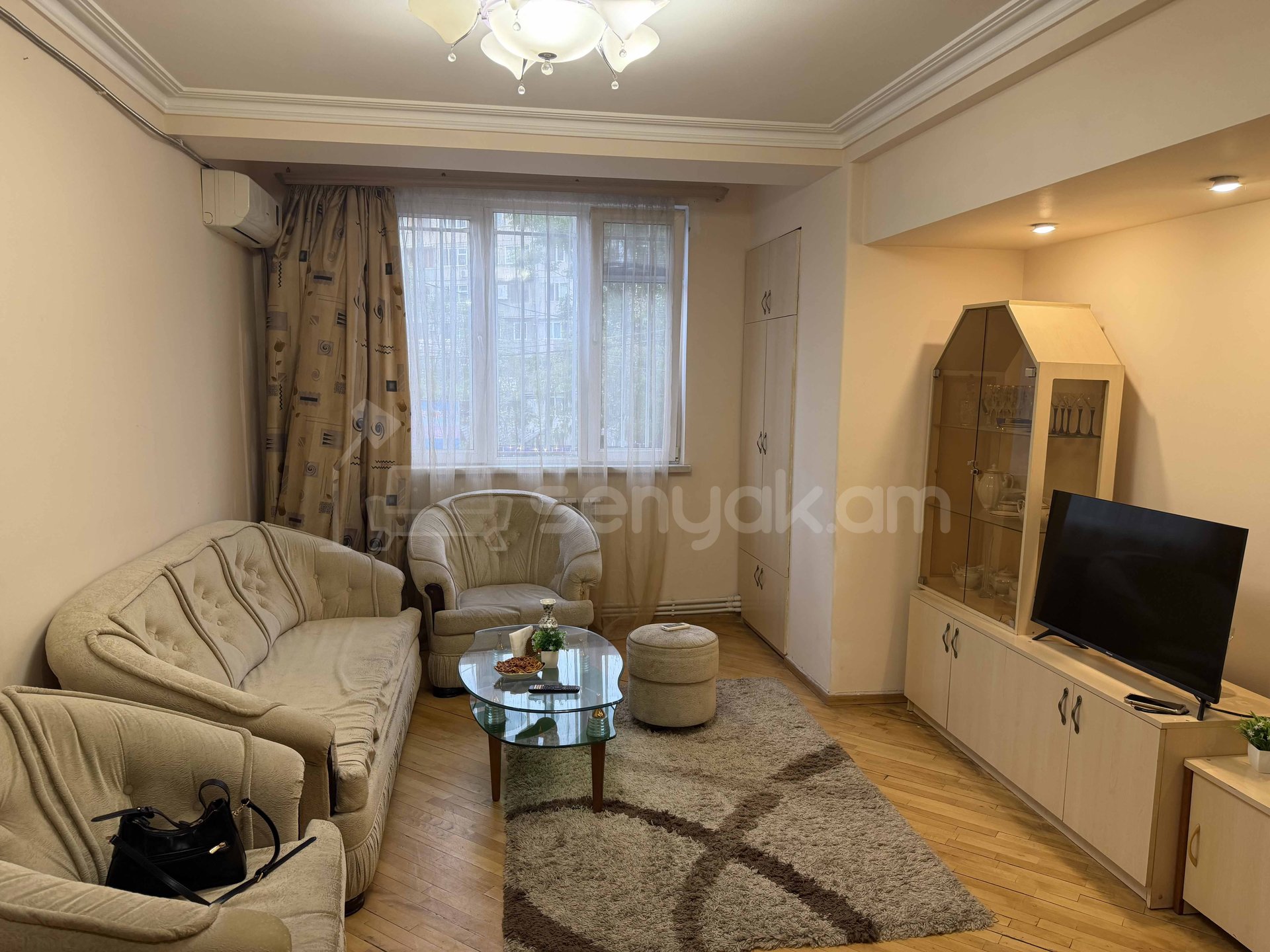 2 Սենյականոց Բնակարան, 40քմ, 2/9 հարկ, Կապիտալ Վերանորոգված