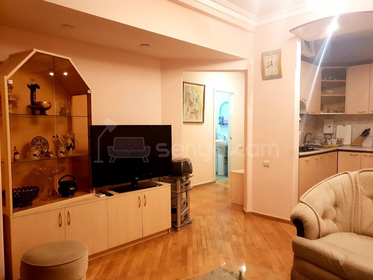 2 Սենյականոց Բնակարան, 40քմ, 2/9 հարկ, Կապիտալ Վերանորոգված