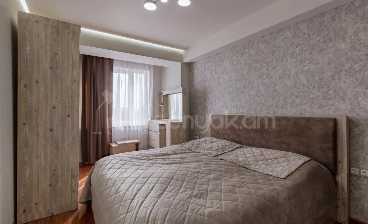 4 Սենյականոց Բնակարան, 104քմ, 9/14 հարկ, Նորմալ Վիճակում