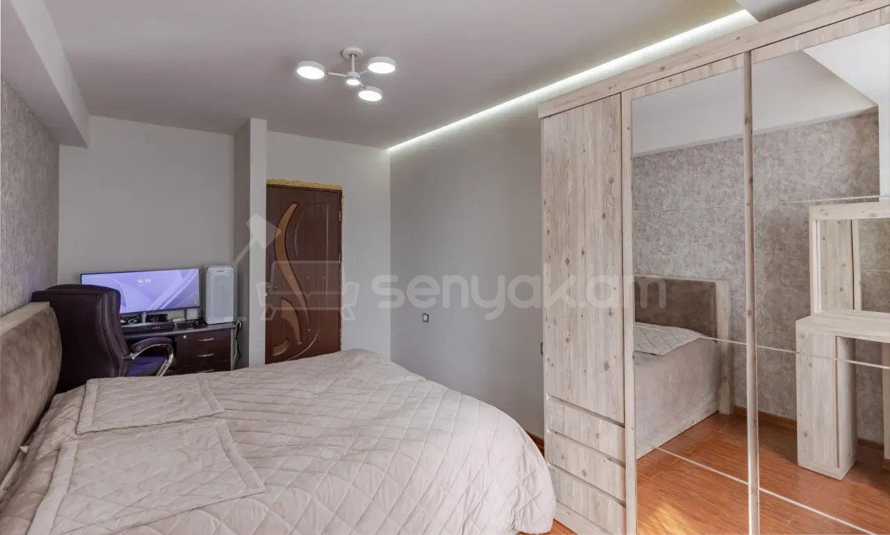 4 Սենյականոց Բնակարան, 104քմ, 9/14 հարկ, Նորմալ Վիճակում