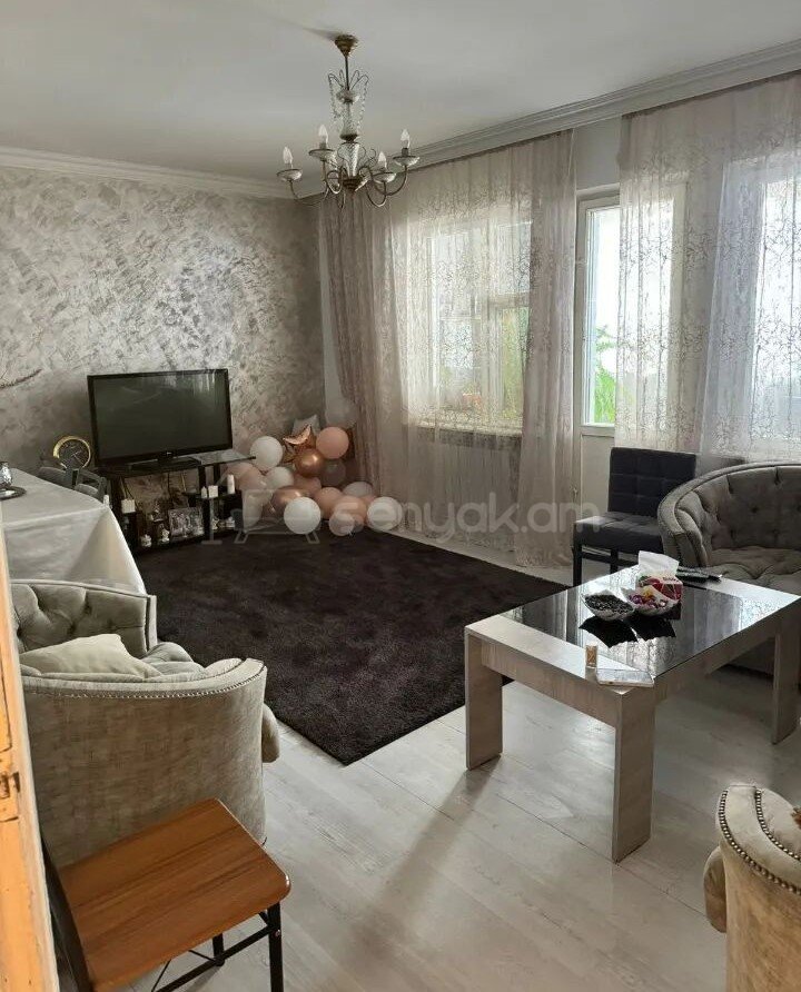 4 Սենյականոց Բնակարան, 114քմ, 8/9 հարկ, Նորմալ Վիճակում