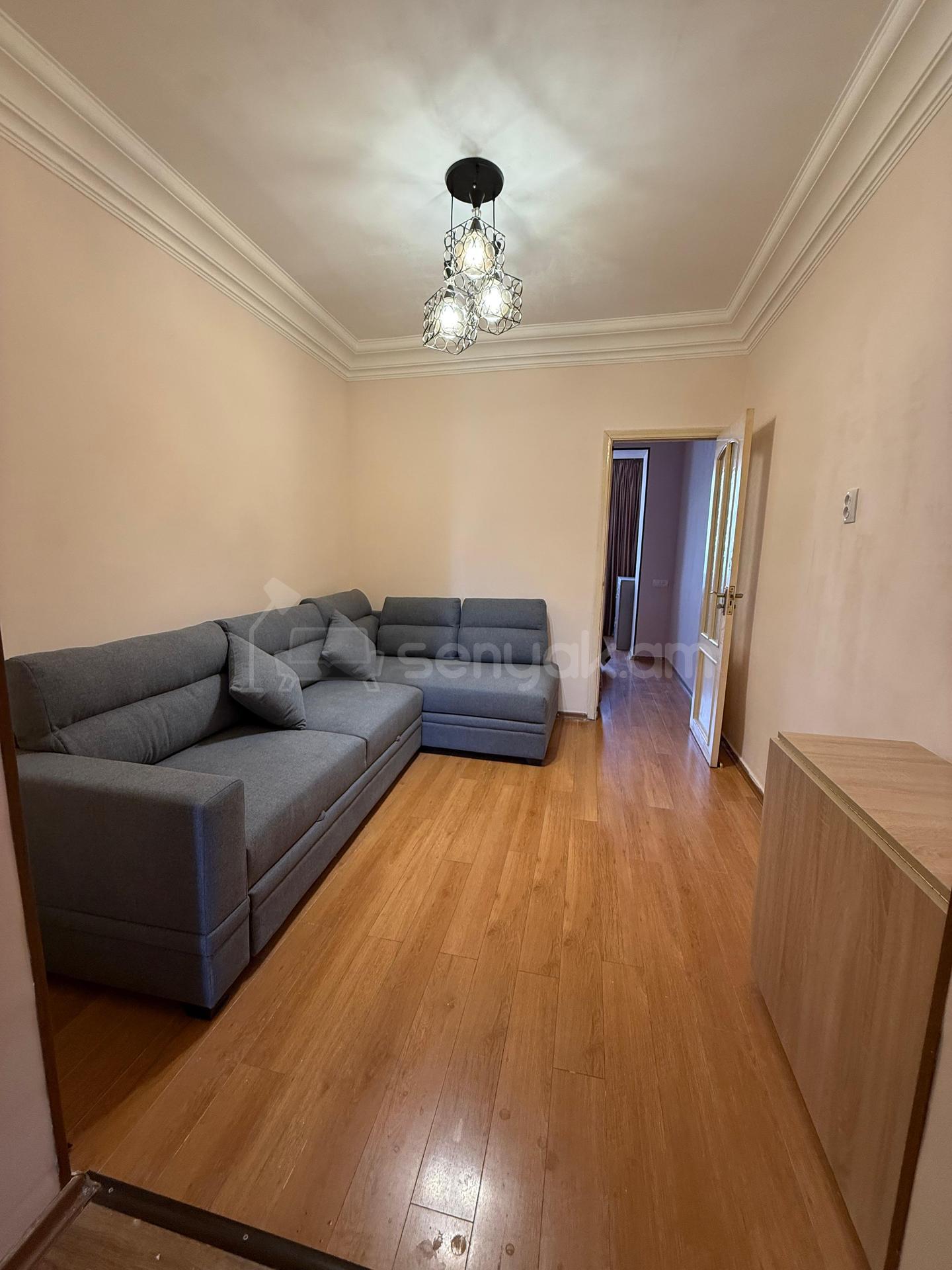 2 Սենյականոց Բնակարան Քարե Շենքում, 68քմ, 5/6 հարկ, Կապիտալ Վերանորոգված, Կահավորված, Արևկող
