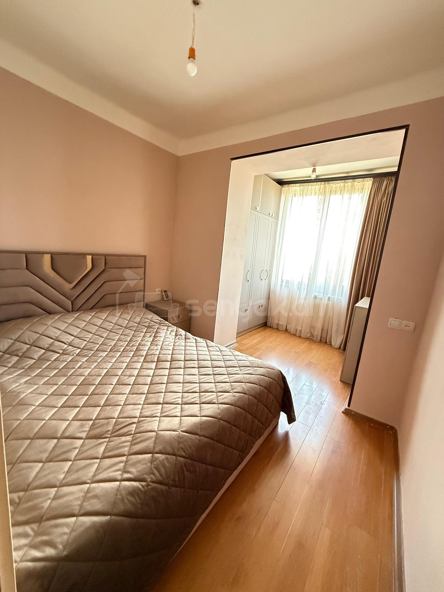 2 Սենյականոց Բնակարան Քարե Շենքում, 68քմ, 5/6 հարկ, Կապիտալ Վերանորոգված, Կահավորված, Արևկող