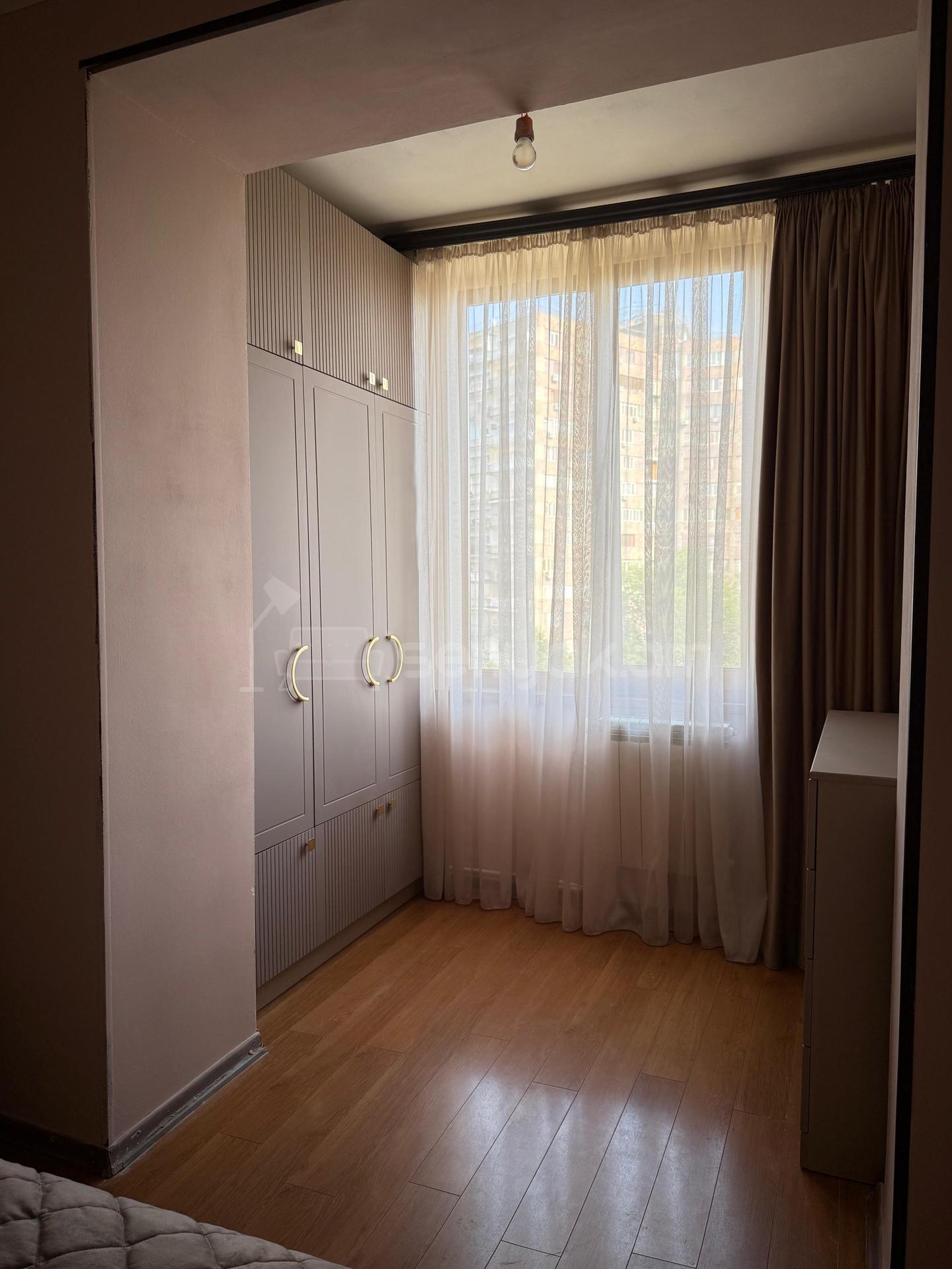 2 Սենյականոց Բնակարան Քարե Շենքում, 68քմ, 5/6 հարկ, Կապիտալ Վերանորոգված, Կահավորված, Արևկող
