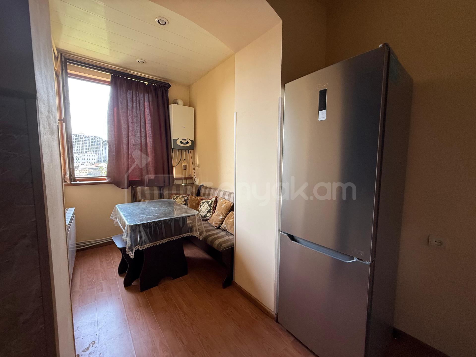 2 Սենյականոց Բնակարան Քարե Շենքում, 68քմ, 5/6 հարկ, Կապիտալ Վերանորոգված, Կահավորված, Արևկող