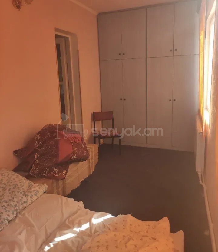2 Սենյականոց Բնակարան Քարե Շենքում, 56քմ, 3/5 հարկ, Նորմալ Վիճակում, Կահավորված