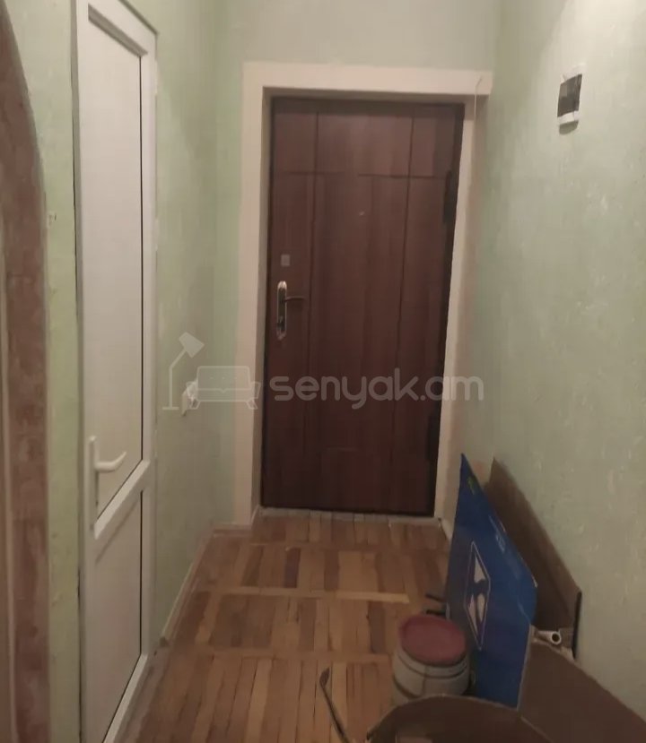 2 Սենյականոց Բնակարան Քարե Շենքում, 56քմ, 3/5 հարկ, Նորմալ Վիճակում, Կահավորված