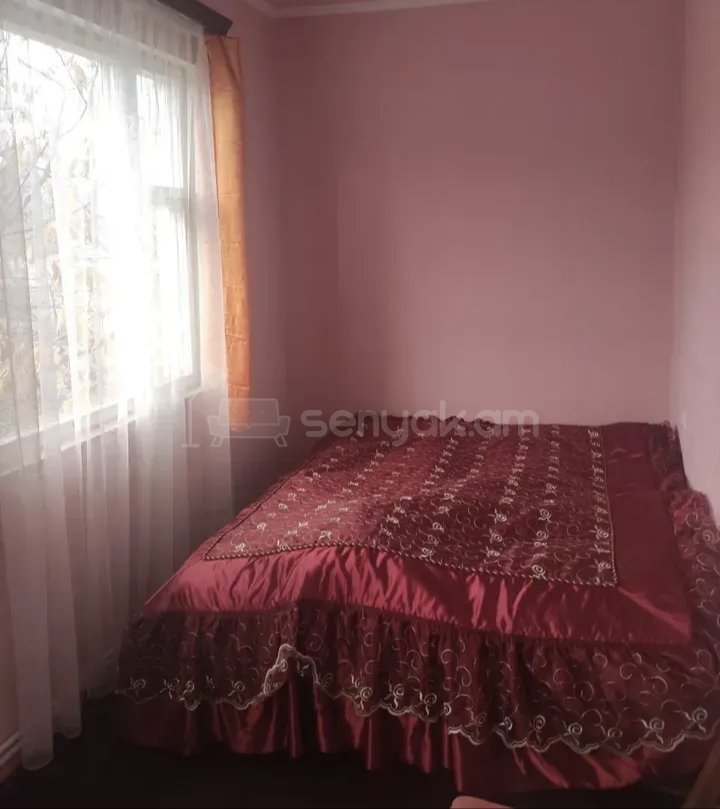 2 Սենյականոց Բնակարան Քարե Շենքում, 56քմ, 3/5 հարկ, Նորմալ Վիճակում, Կահավորված