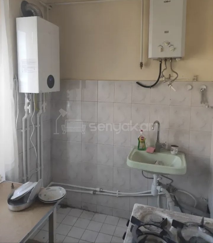 2 Սենյականոց Բնակարան Քարե Շենքում, 56քմ, 3/5 հարկ, Նորմալ Վիճակում, Կահավորված