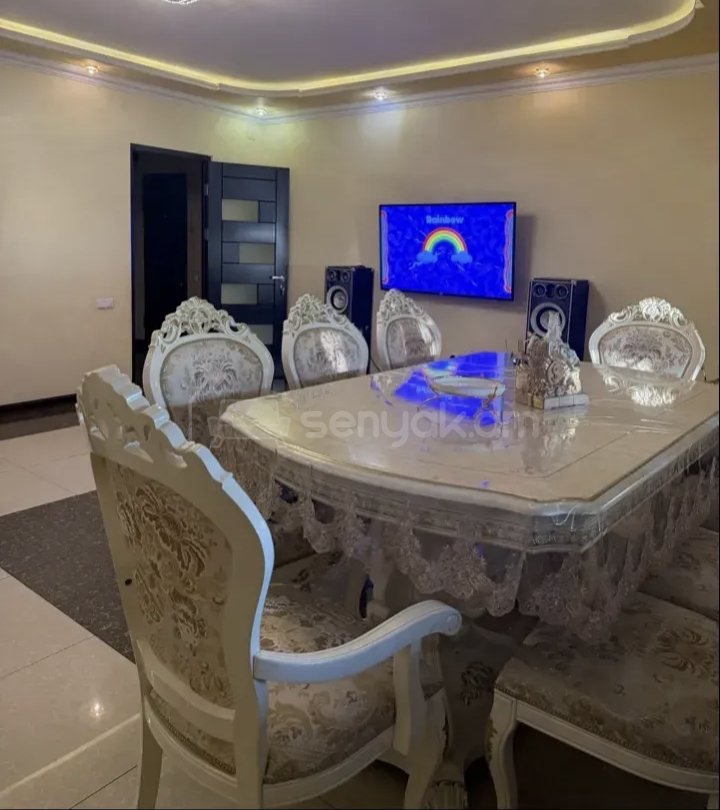 3 Սենյականոց Բնակարան Քարե Շենքում, 77քմ, 5/9 հարկ, Նորմալ Վիճակում, Կահավորված, Արևկող