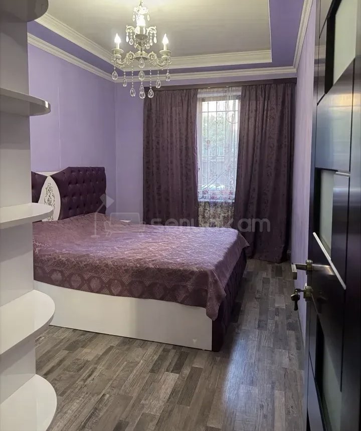 3 Սենյականոց Բնակարան Քարե Շենքում, 77քմ, 5/9 հարկ, Նորմալ Վիճակում, Կահավորված, Արևկող