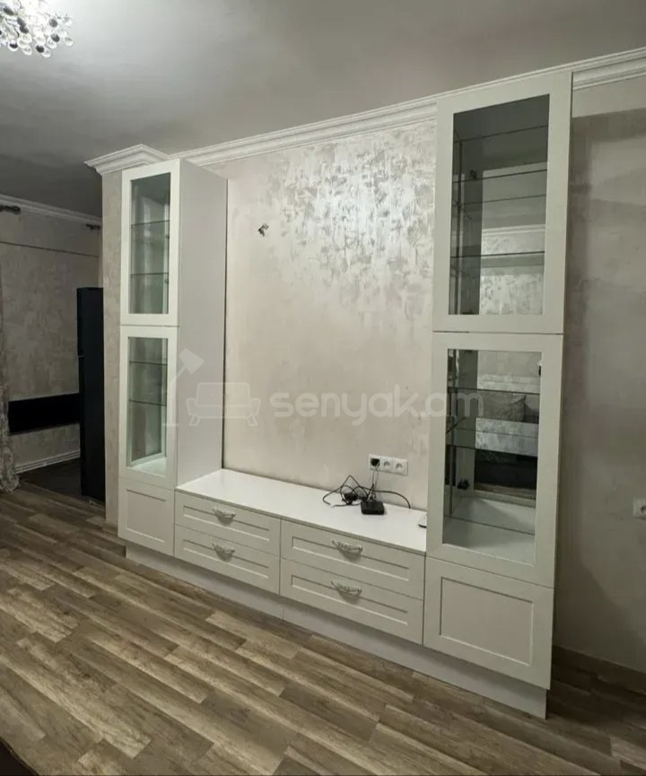 3 Սենյականոց Բնակարան Քարե Շենքում, 77քմ, 5/9 հարկ, Նորմալ Վիճակում, Կահավորված, Արևկող