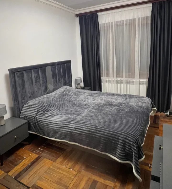 3 Սենյականոց Բնակարան Քարե Շենքում, 77քմ, 5/9 հարկ, Նորմալ Վիճակում, Կահավորված, Արևկող
