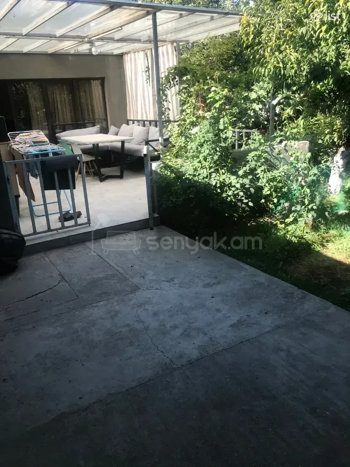 2 Սենյականոց Բնակարան Քարե Շենքում, 62քմ, 2/2 հարկ, Կապիտալ Վերանորոգված, Կահավորված