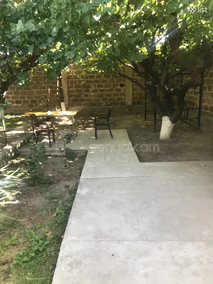 2 Սենյականոց Բնակարան Քարե Շենքում, 62քմ, 2/2 հարկ, Կապիտալ Վերանորոգված, Կահավորված