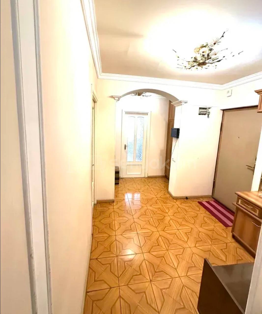 4 Սենյականոց Բնակարան Քարե Շենքում, 73քմ, 4/4 հարկ, Կապիտալ Վերանորոգված