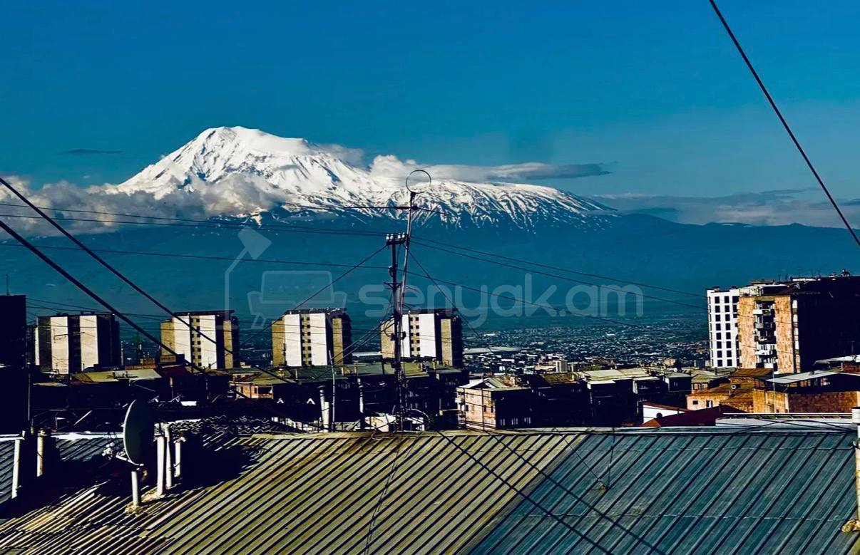 4 Սենյականոց Բնակարան Քարե Շենքում, 73քմ, 4/4 հարկ, Կապիտալ Վերանորոգված