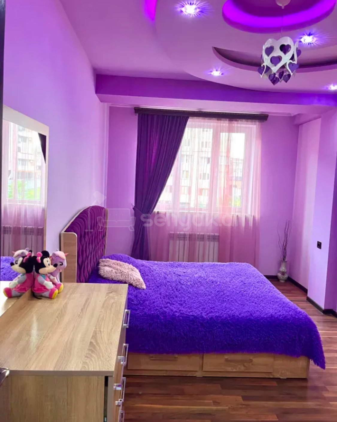 4 Սենյականոց Բնակարան Քարե Շենքում, 110քմ, 3/5 հարկ, Կապիտալ Վերանորոգված, Կահավորված, Արևկող