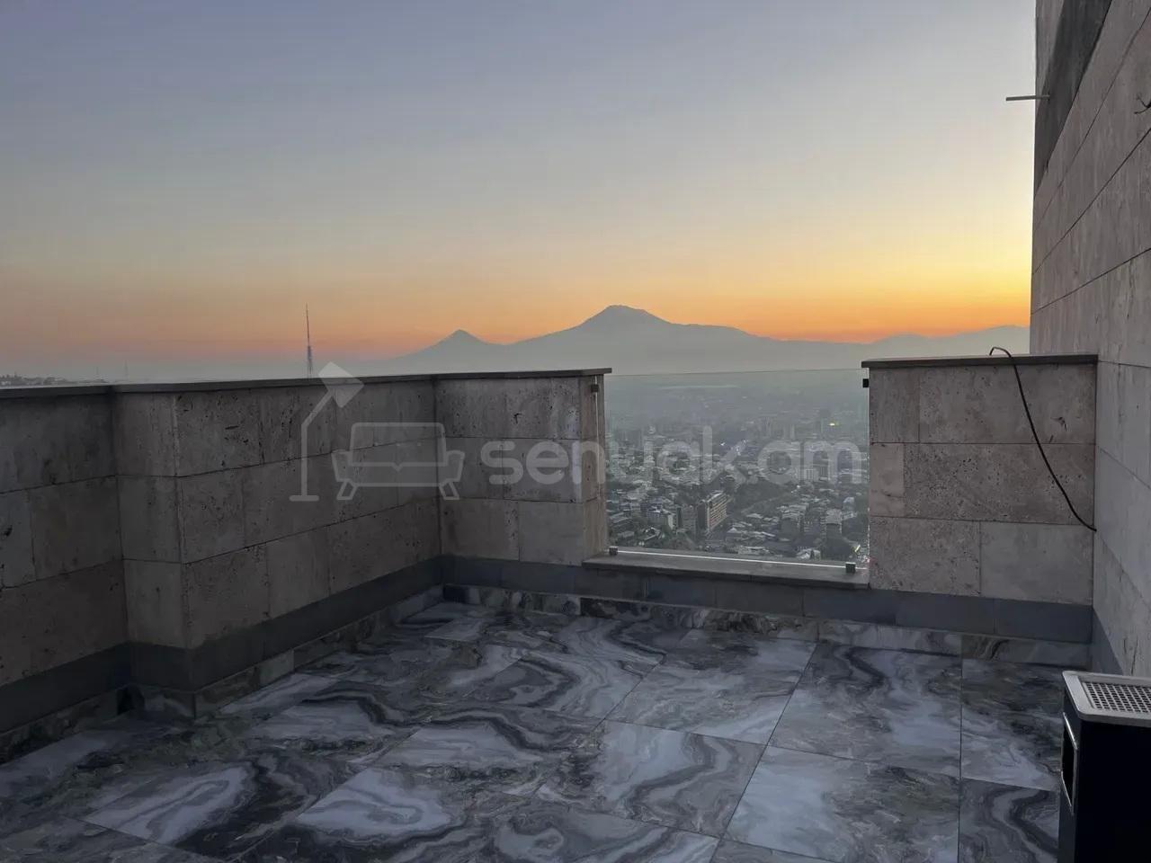 4 Սենյականոց Բնակարան Նորակառույցում, 130քմ, 17/20 հարկ, Կապիտալ Վերանորոգված