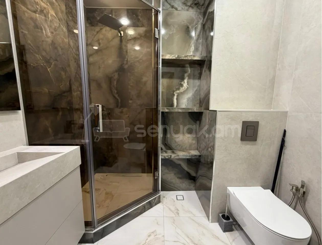 4 Սենյականոց Բնակարան Նորակառույցում, 130քմ, 17/20 հարկ, Կապիտալ Վերանորոգված