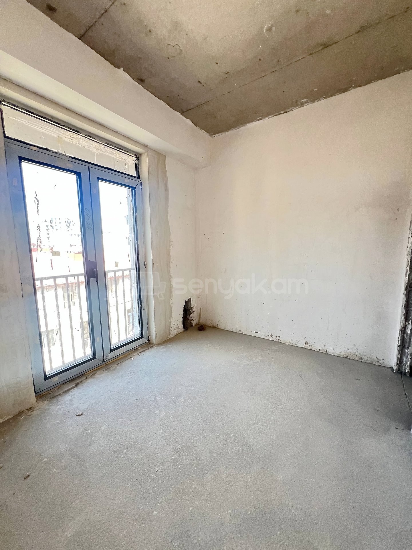 5 Սենյականոց Բնակարան Նորակառույցում, 118քմ, 5/5 հարկ, Զրոյական Վիճակում