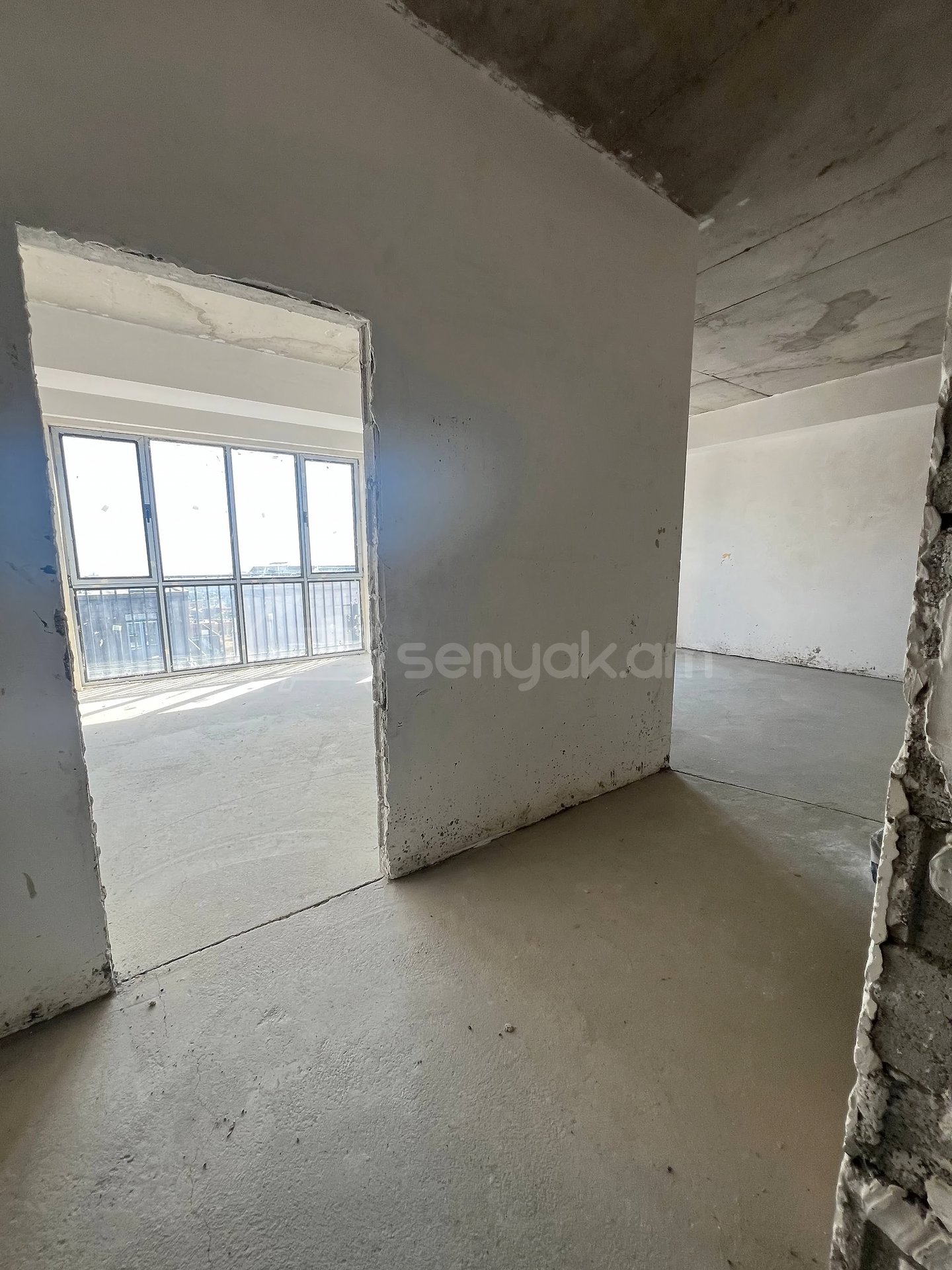 5 Սենյականոց Բնակարան Նորակառույցում, 118քմ, 5/5 հարկ, Զրոյական Վիճակում