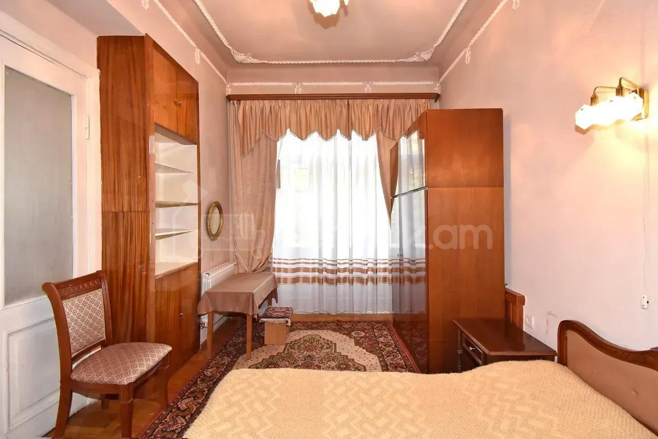 3 Սենյականոց Բնակարան Քարե Շենքում, 86քմ, 2/4 հարկ, Նորմալ Վիճակում