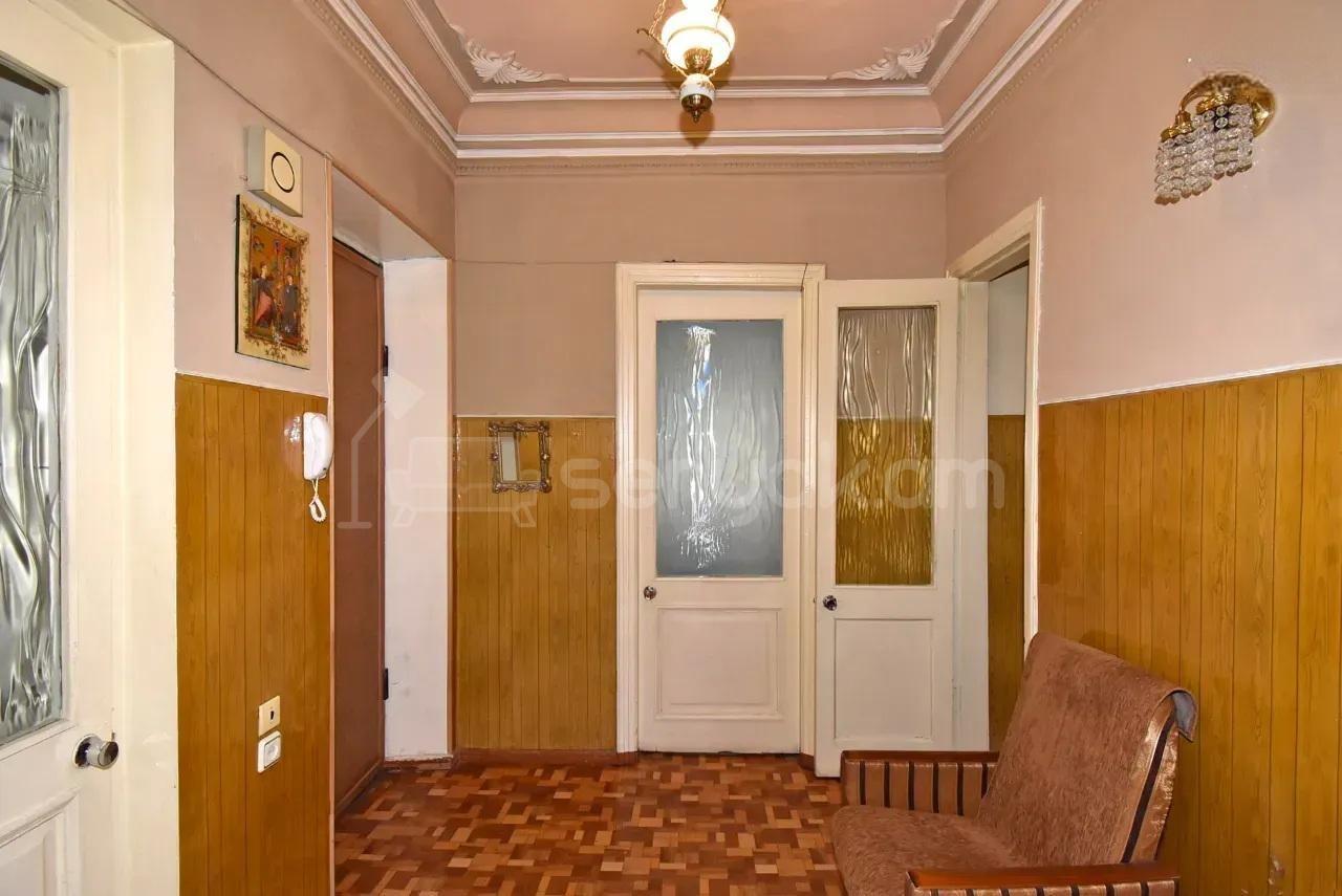 3 Սենյականոց Բնակարան Քարե Շենքում, 86քմ, 2/4 հարկ, Նորմալ Վիճակում