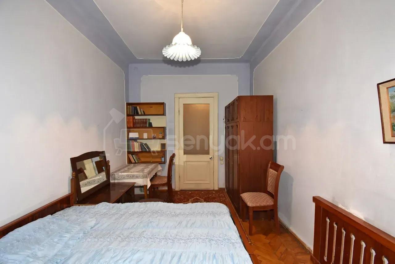 3 Սենյականոց Բնակարան Քարե Շենքում, 86քմ, 2/4 հարկ, Նորմալ Վիճակում