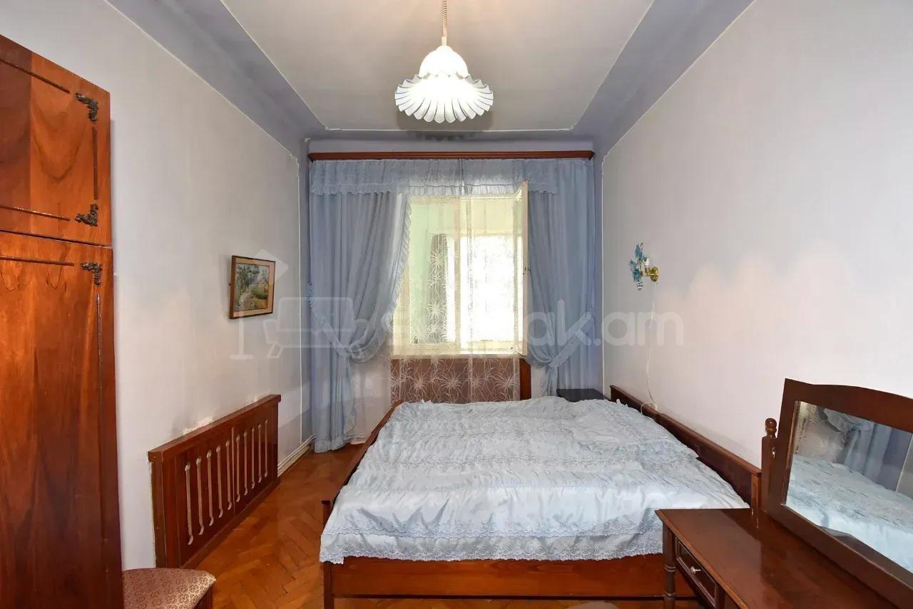 3 Սենյականոց Բնակարան Քարե Շենքում, 86քմ, 2/4 հարկ, Նորմալ Վիճակում