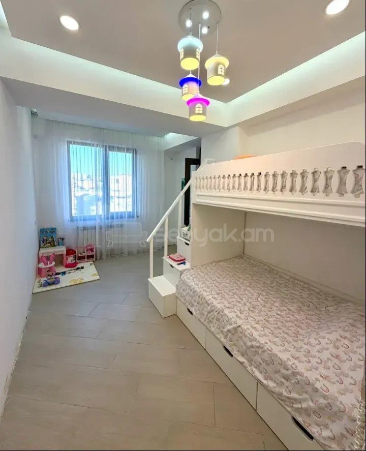 3 Սենյականոց Բնակարան Նորակառույցում, 80քմ, 13/14 հարկ, Կապիտալ Վերանորոգված