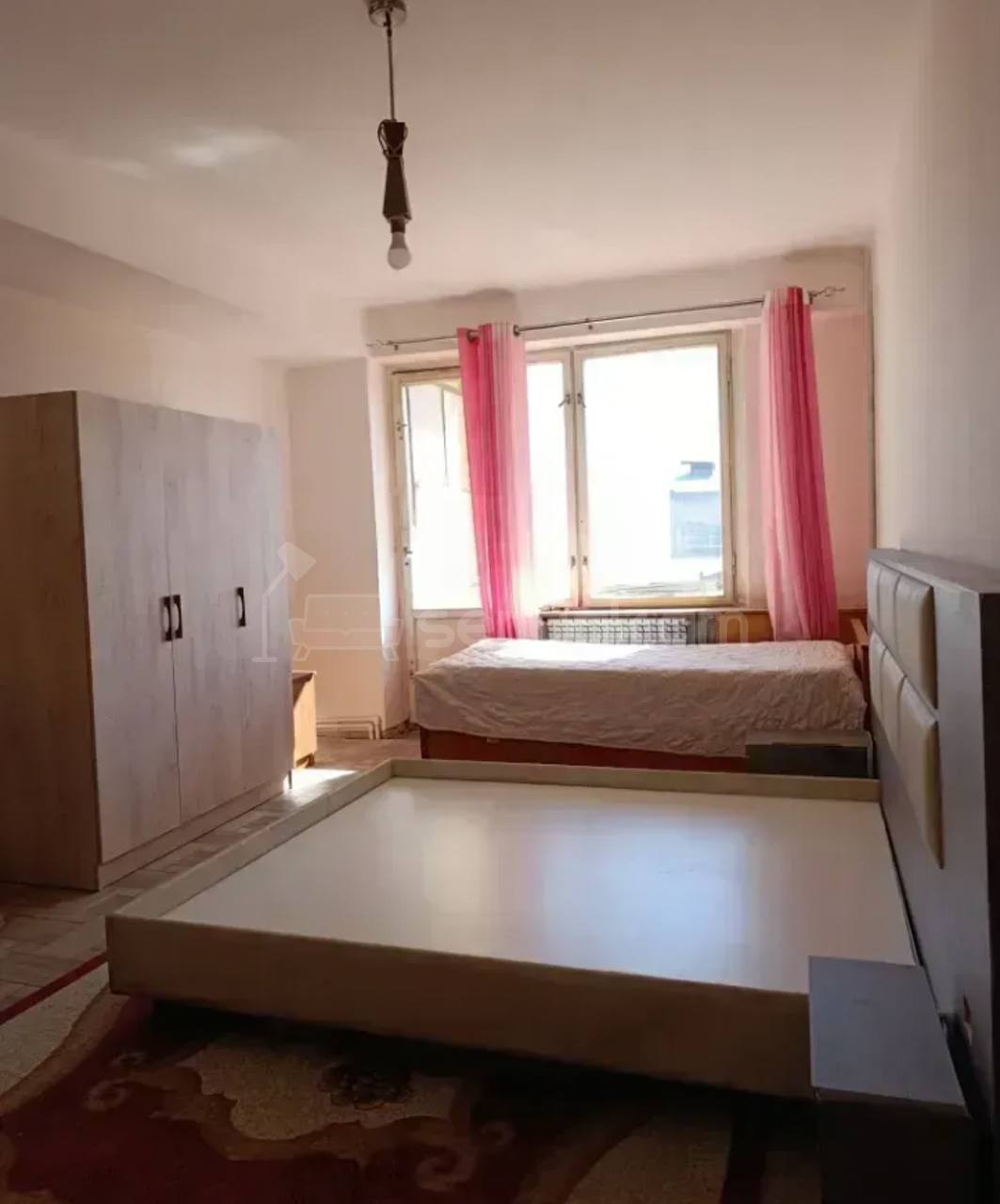 3 Սենյականոց Բնակարան, 100քմ, 7/9 հարկ, Նորմալ Վիճակում, Կահավորված