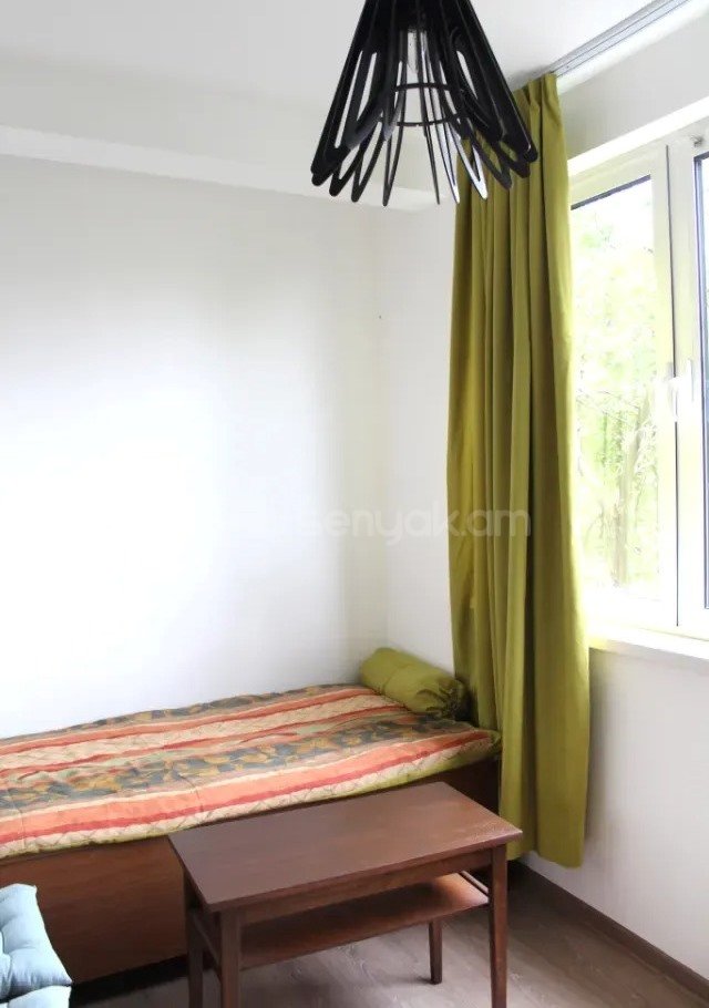 3 Սենյականոց Բնակարան Քարե Շենքում, 58քմ, 4/5 հարկ, Դիզայներական Վերանորոգված