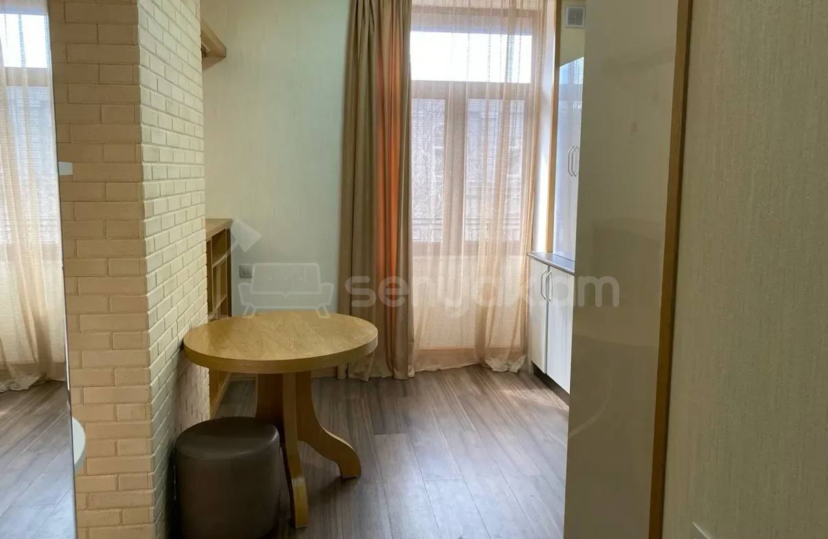 2 Սենյականոց Բնակարան Քարե Շենքում, 43քմ, 4/6 հարկ, Կապիտալ Վերանորոգված, Կահավորված