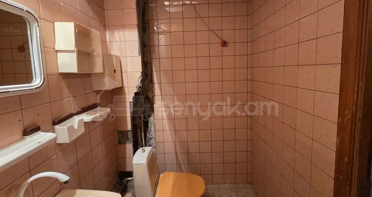 2 Սենյականոց Բնակարան Քարե Շենքում, 50քմ, 4/7 հարկ, Պետական Վիճակում