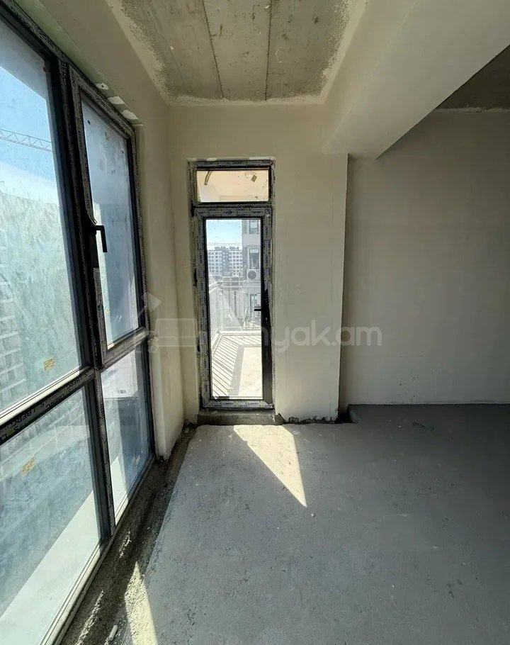 4 Սենյականոց Բնակարան Նորակառույցում, 116քմ, 12/16 հարկ, Զրոյական Վիճակում